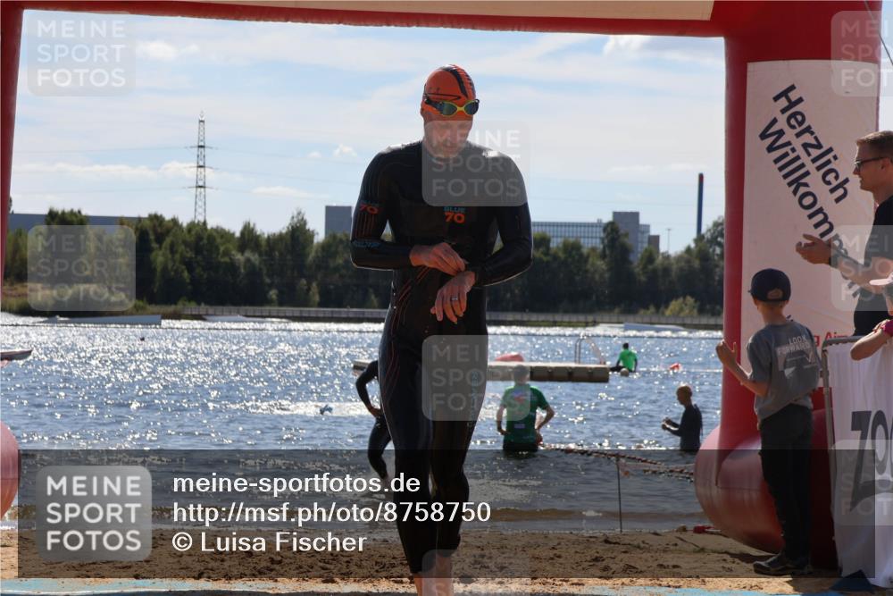 07.09.2025 - 19. Norderstedt Triathlon Luisa Fischer http://msf.ph/oto/8758750 07.09.2025 13:39:16 Schwimmen 977, 1000 meine-sportfotos.de