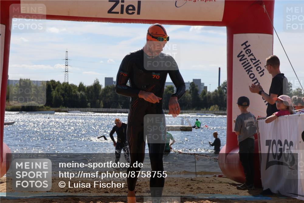 07.09.2025 - 19. Norderstedt Triathlon Luisa Fischer http://msf.ph/oto/8758755 07.09.2025 13:39:17 Schwimmen 977, 1000 meine-sportfotos.de