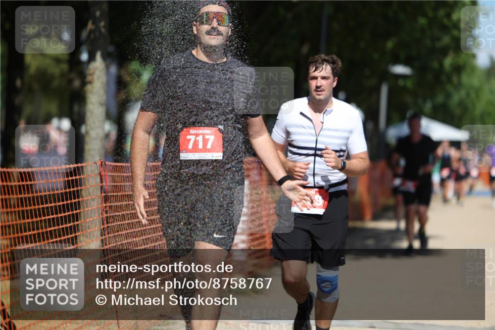 07.09.2025 - 19. Norderstedt Triathlon Michael Strokosch http://msf.ph/oto/8758767 07.09.2025 13:14:20 Laufen 189, 706, 717 meine-sportfotos.de