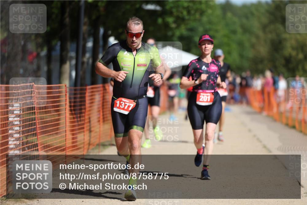 07.09.2025 - 19. Norderstedt Triathlon Michael Strokosch http://msf.ph/oto/8758775 07.09.2025 12:05:45 Laufen 201, 237, 815, 1225, 1377 meine-sportfotos.de