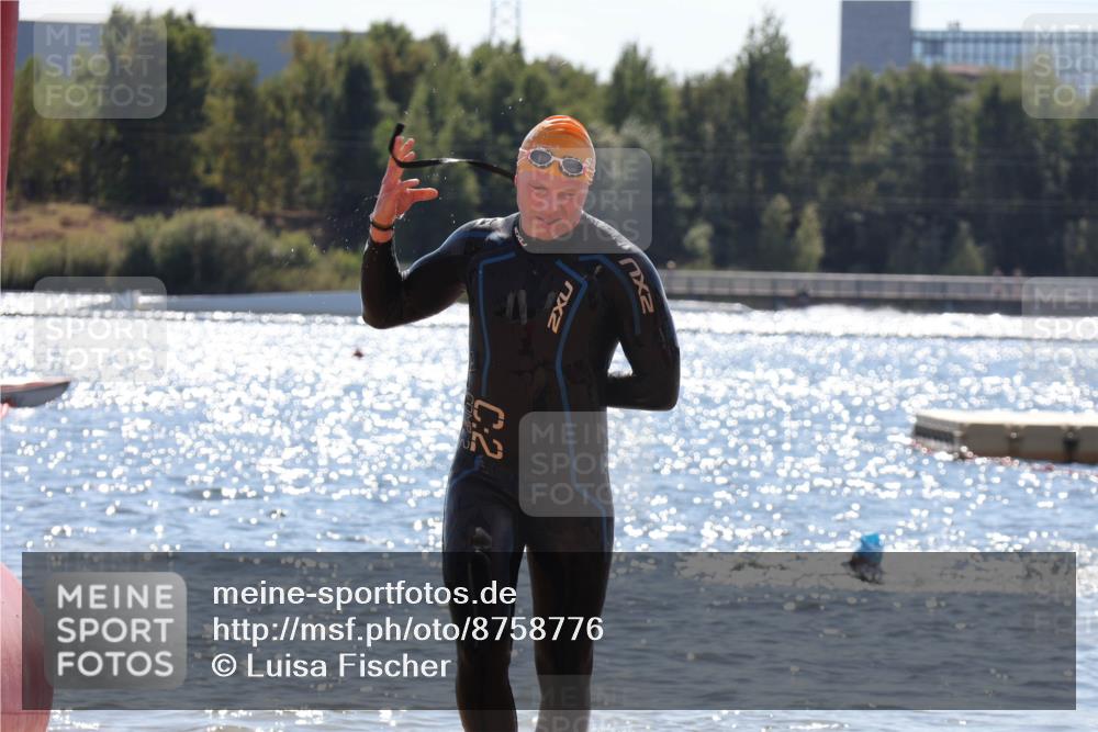 07.09.2025 - 19. Norderstedt Triathlon Luisa Fischer http://msf.ph/oto/8758776 07.09.2025 13:39:21 Schwimmen 411, 1000 meine-sportfotos.de