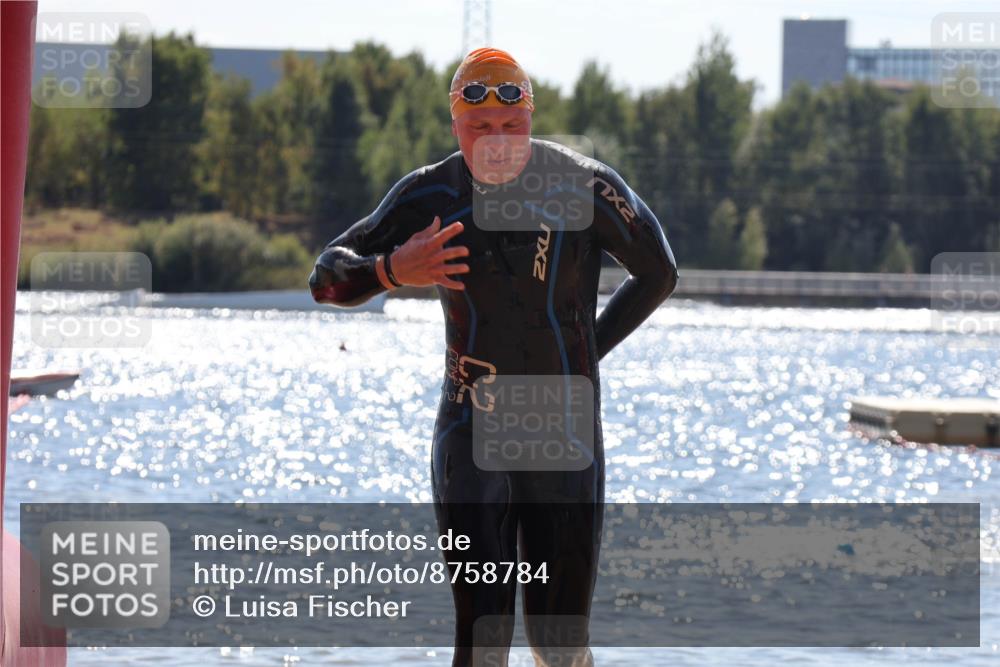 07.09.2025 - 19. Norderstedt Triathlon Luisa Fischer http://msf.ph/oto/8758784 07.09.2025 13:39:22 Schwimmen 411, 1000 meine-sportfotos.de