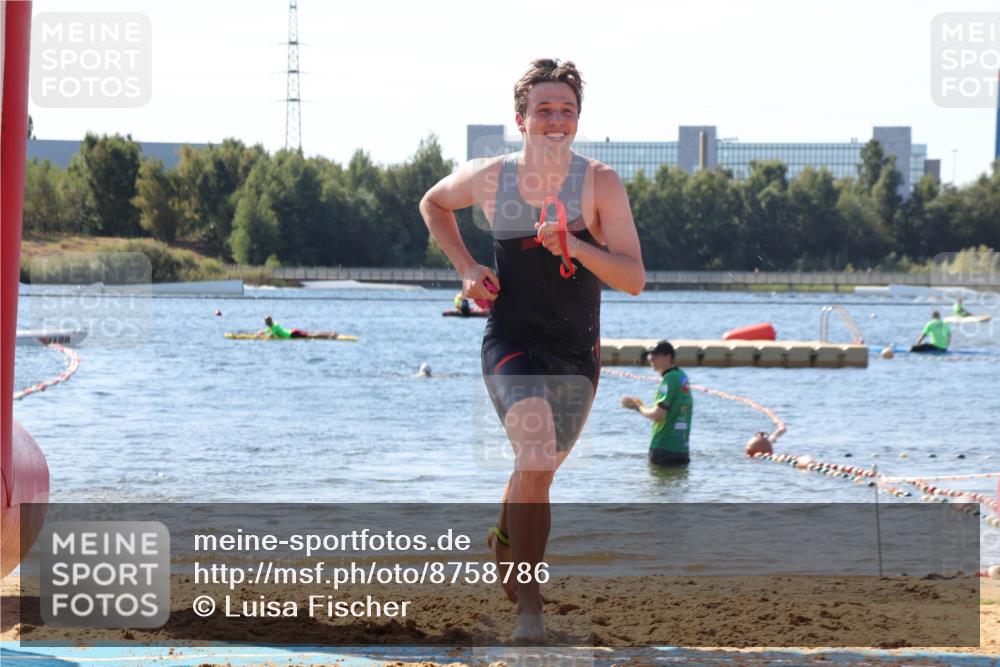 07.09.2025 - 19. Norderstedt Triathlon Luisa Fischer http://msf.ph/oto/8758786 07.09.2025 11:51:06 Schwimmen 218 meine-sportfotos.de