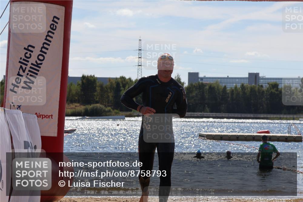 07.09.2025 - 19. Norderstedt Triathlon Luisa Fischer http://msf.ph/oto/8758793 07.09.2025 13:39:23 Schwimmen 411, 1000 meine-sportfotos.de