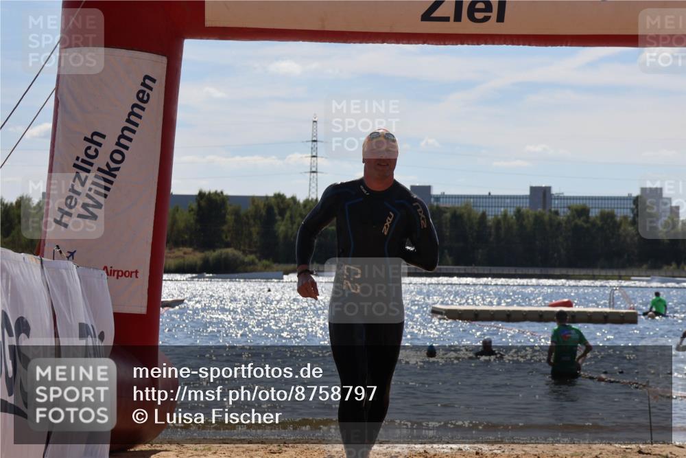07.09.2025 - 19. Norderstedt Triathlon Luisa Fischer http://msf.ph/oto/8758797 07.09.2025 13:39:24 Schwimmen 411, 1000 meine-sportfotos.de