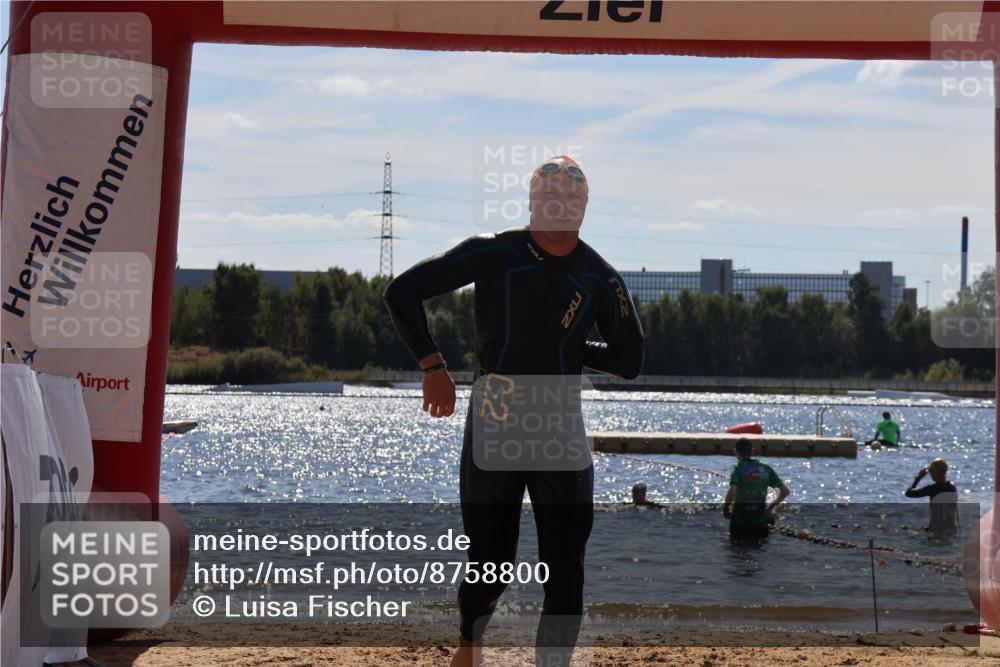 07.09.2025 - 19. Norderstedt Triathlon Luisa Fischer http://msf.ph/oto/8758800 07.09.2025 13:39:24 Schwimmen 411, 1000 meine-sportfotos.de