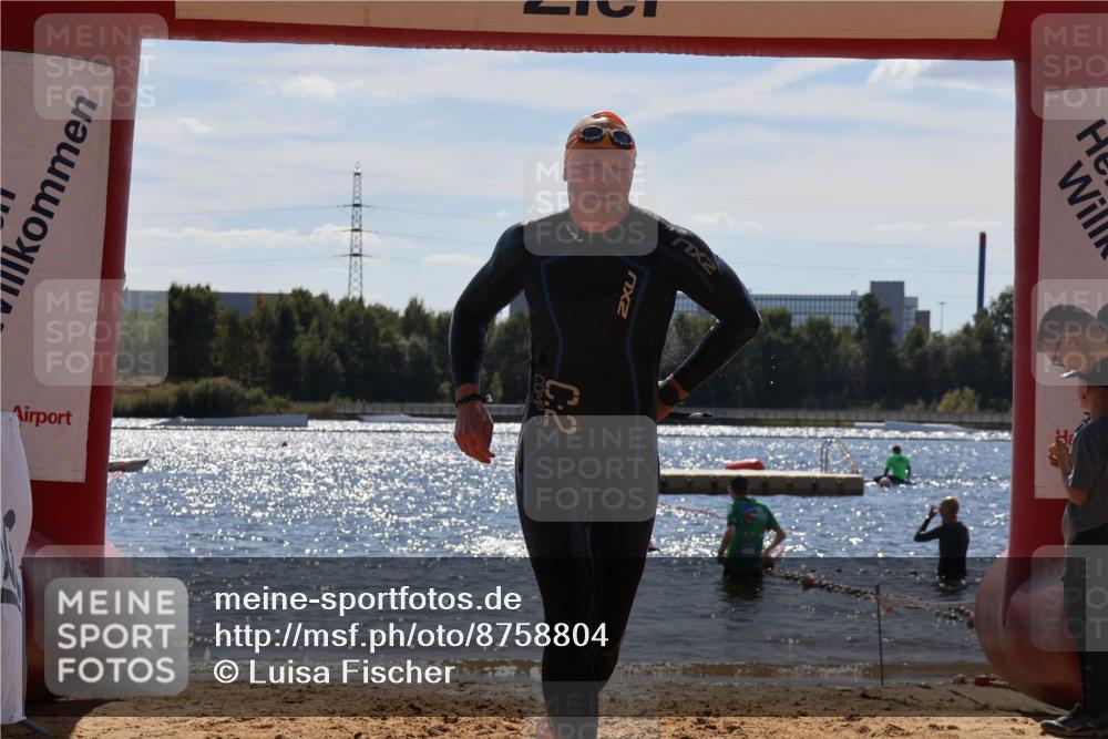 07.09.2025 - 19. Norderstedt Triathlon Luisa Fischer http://msf.ph/oto/8758804 07.09.2025 13:39:24 Schwimmen 411, 1000 meine-sportfotos.de