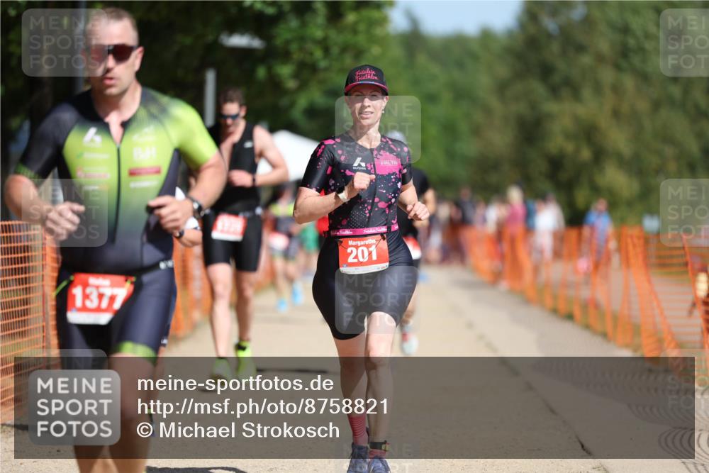 07.09.2025 - 19. Norderstedt Triathlon Michael Strokosch http://msf.ph/oto/8758821 07.09.2025 12:05:47 Laufen 201, 237, 815, 1225, 1377 meine-sportfotos.de