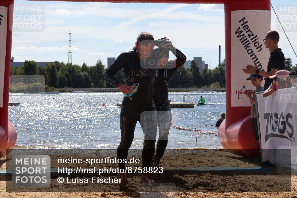 07.09.2025 - 19. Norderstedt Triathlon Luisa Fischer http://msf.ph/oto/8758823 07.09.2025 13:39:42 Schwimmen 968, 982 meine-sportfotos.de
