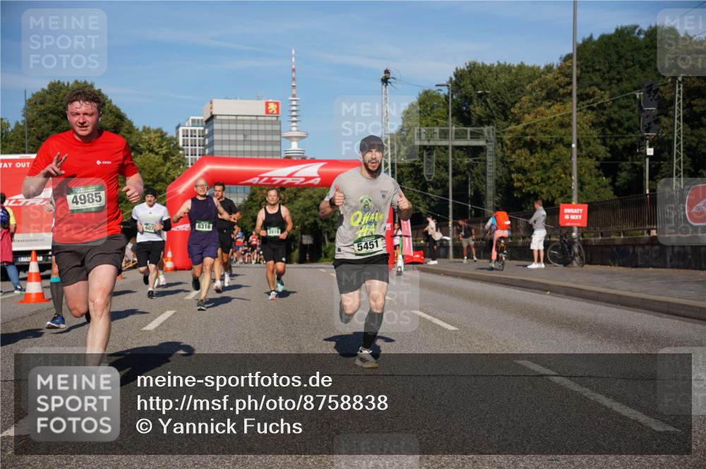 07.09.2025 - BARMER Alsterlauf Yannick Fuchs http://msf.ph/oto/8758838 07.09.2025 09:39:16 Laufen 4985, 607, 8316, 3916, 5451 meine-sportfotos.de