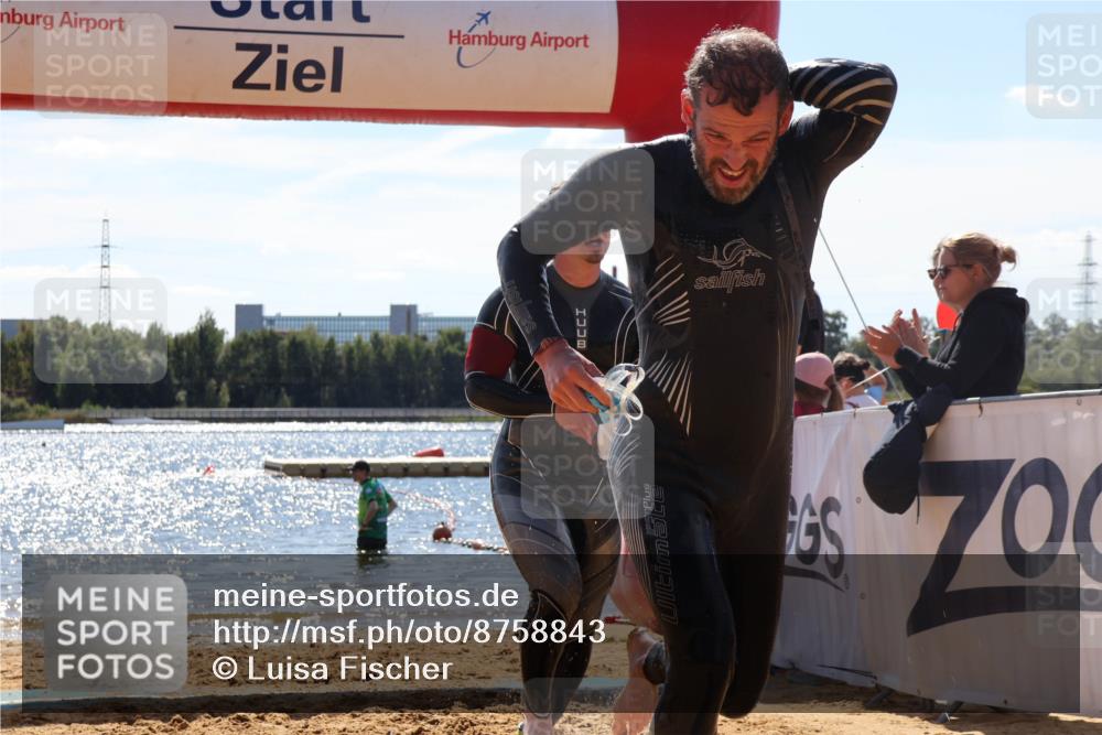 07.09.2025 - 19. Norderstedt Triathlon Luisa Fischer http://msf.ph/oto/8758843 07.09.2025 13:39:43 Schwimmen 968, 982 meine-sportfotos.de