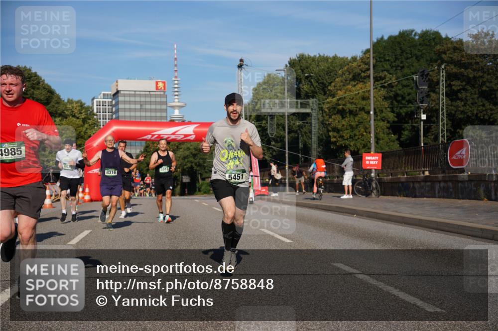 07.09.2025 - BARMER Alsterlauf Yannick Fuchs http://msf.ph/oto/8758848 07.09.2025 09:39:16 Laufen 4985, 607, 8316, 3916, 5451 meine-sportfotos.de