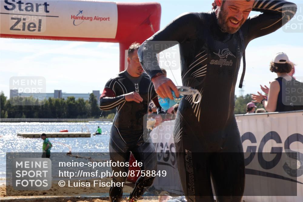 07.09.2025 - 19. Norderstedt Triathlon Luisa Fischer http://msf.ph/oto/8758849 07.09.2025 13:39:43 Schwimmen 968, 982 meine-sportfotos.de