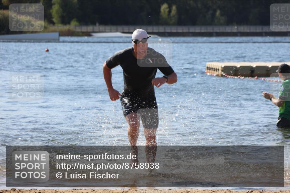 07.09.2025 - 19. Norderstedt Triathlon Luisa Fischer http://msf.ph/oto/8758938 07.09.2025 11:53:27 Schwimmen 1296 meine-sportfotos.de