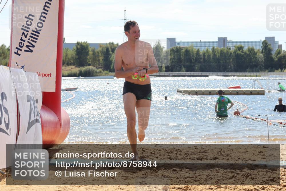 07.09.2025 - 19. Norderstedt Triathlon Luisa Fischer http://msf.ph/oto/8758944 07.09.2025 13:41:27 Schwimmen 363, 970, 1431 meine-sportfotos.de