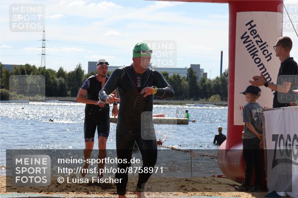 07.09.2025 - 19. Norderstedt Triathlon Luisa Fischer http://msf.ph/oto/8758971 07.09.2025 13:42:08 Schwimmen 410, 1005 meine-sportfotos.de