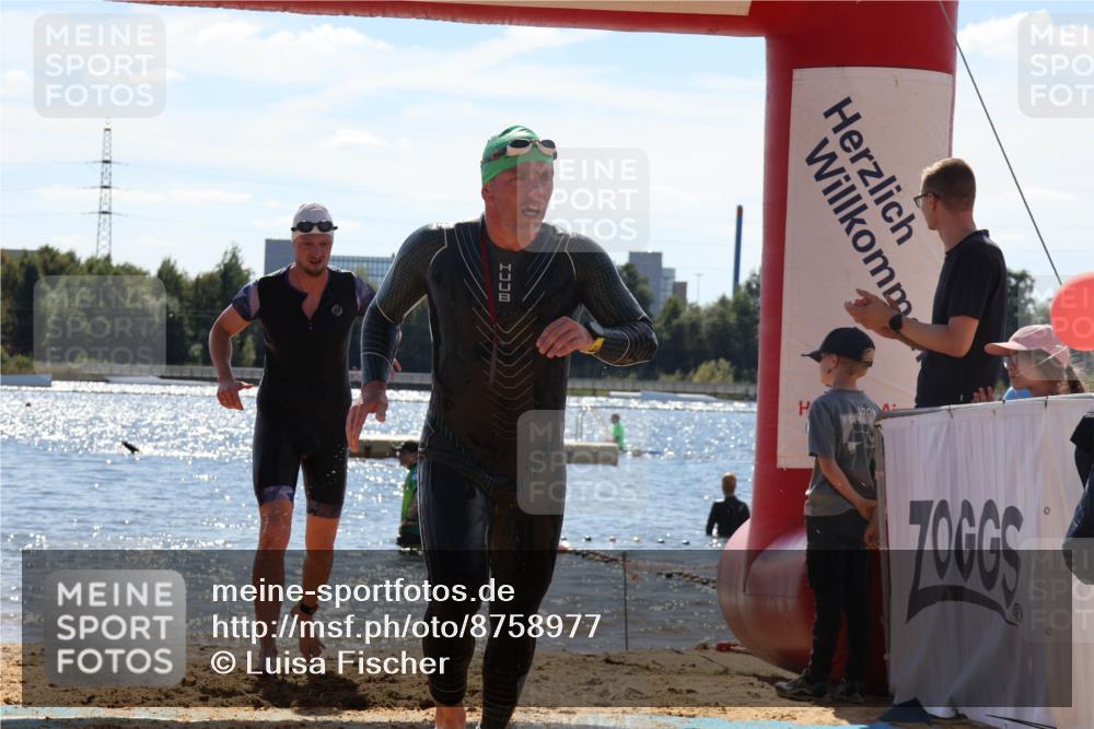 07.09.2025 - 19. Norderstedt Triathlon Luisa Fischer http://msf.ph/oto/8758977 07.09.2025 13:42:08 Schwimmen 410, 1005 meine-sportfotos.de