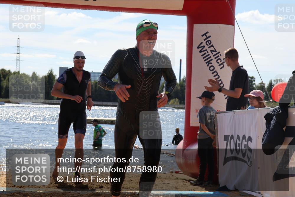 07.09.2025 - 19. Norderstedt Triathlon Luisa Fischer http://msf.ph/oto/8758980 07.09.2025 13:42:08 Schwimmen 410, 1005 meine-sportfotos.de