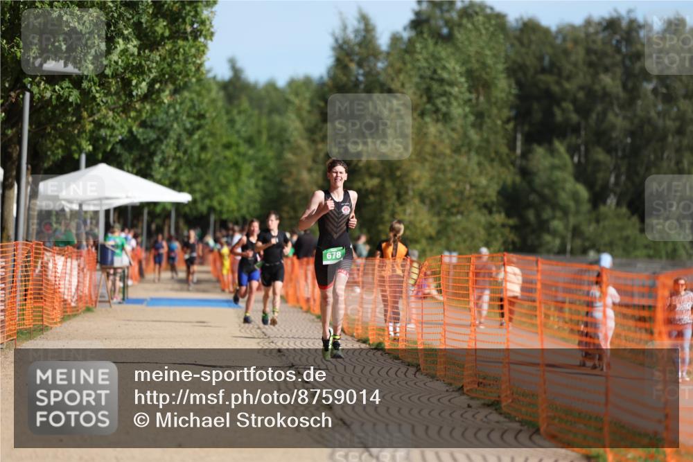 07.09.2025 - 19. Norderstedt Triathlon Michael Strokosch http://msf.ph/oto/8759014 07.09.2025 10:44:28 Laufen 678 meine-sportfotos.de
