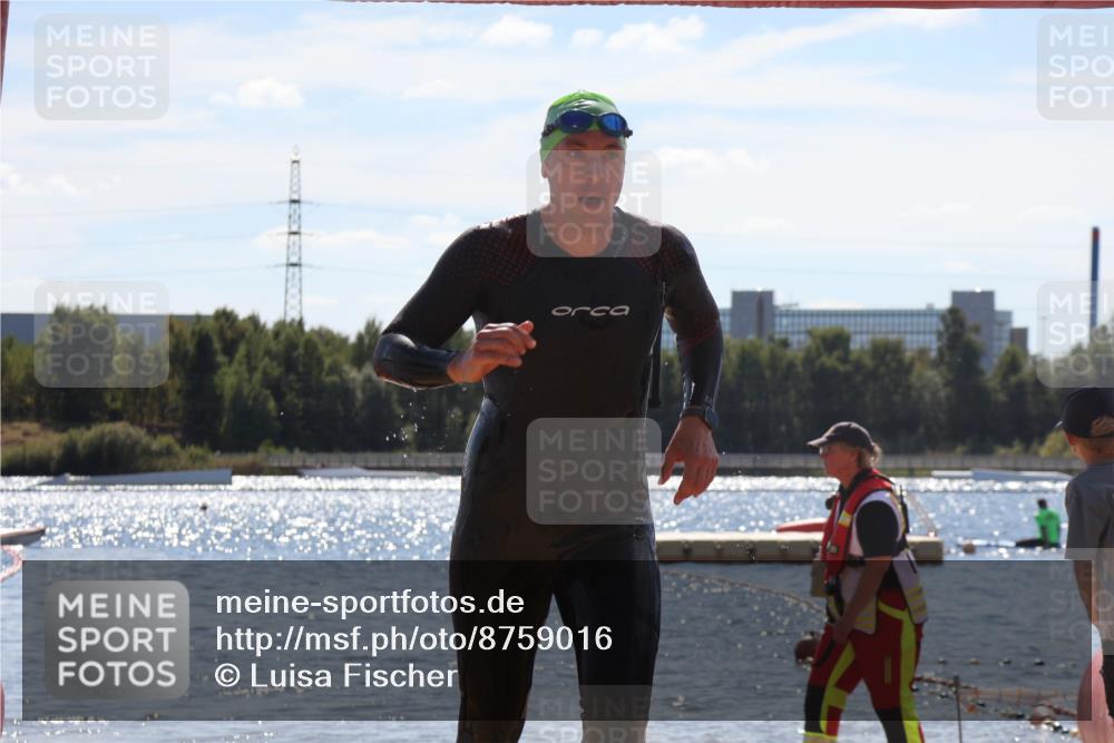07.09.2025 - 19. Norderstedt Triathlon Luisa Fischer http://msf.ph/oto/8759016 07.09.2025 13:43:07 Schwimmen 888 meine-sportfotos.de