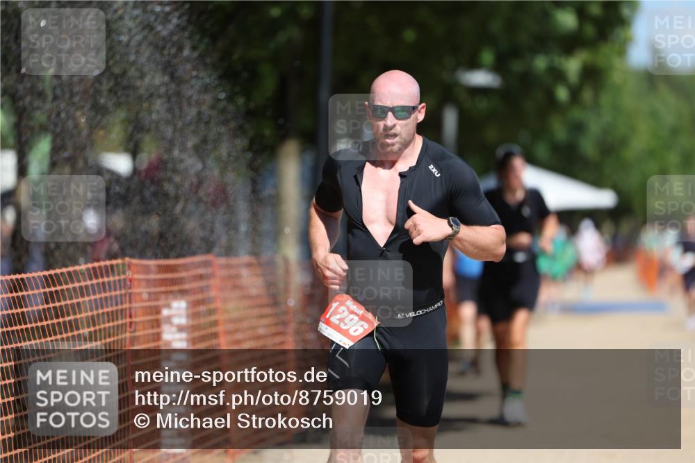 07.09.2025 - 19. Norderstedt Triathlon Michael Strokosch http://msf.ph/oto/8759019 07.09.2025 12:52:13 Laufen 218, 282, 856, 1296 meine-sportfotos.de