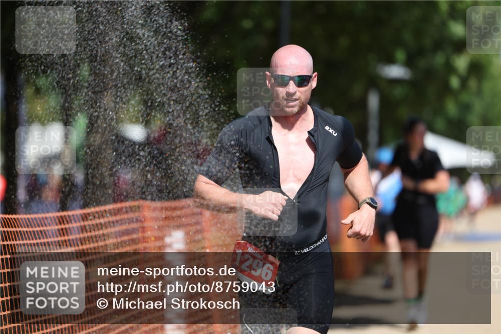 07.09.2025 - 19. Norderstedt Triathlon Michael Strokosch http://msf.ph/oto/8759043 07.09.2025 12:52:13 Laufen 218, 282, 856, 1296 meine-sportfotos.de