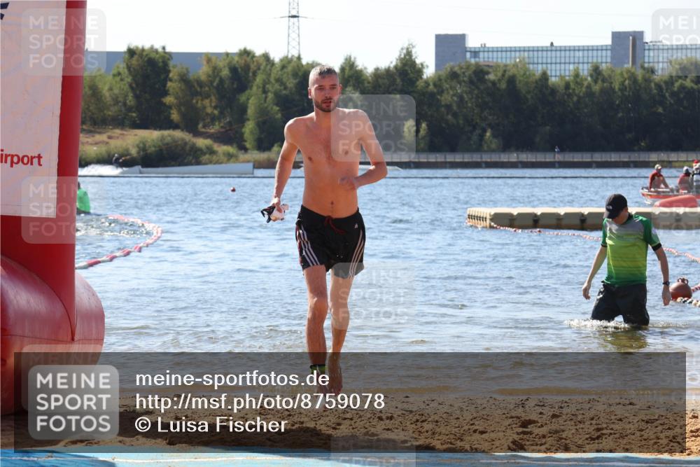 07.09.2025 - 19. Norderstedt Triathlon Luisa Fischer http://msf.ph/oto/8759078 07.09.2025 11:58:27 Schwimmen  meine-sportfotos.de