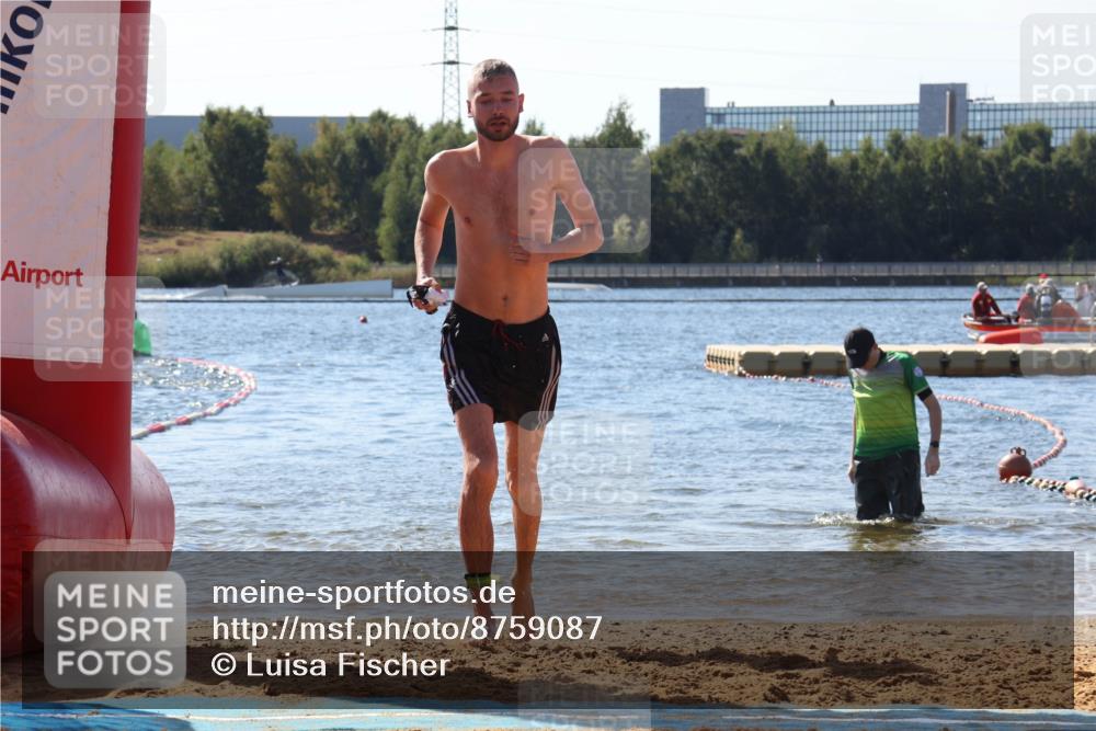07.09.2025 - 19. Norderstedt Triathlon Luisa Fischer http://msf.ph/oto/8759087 07.09.2025 11:58:28 Schwimmen  meine-sportfotos.de
