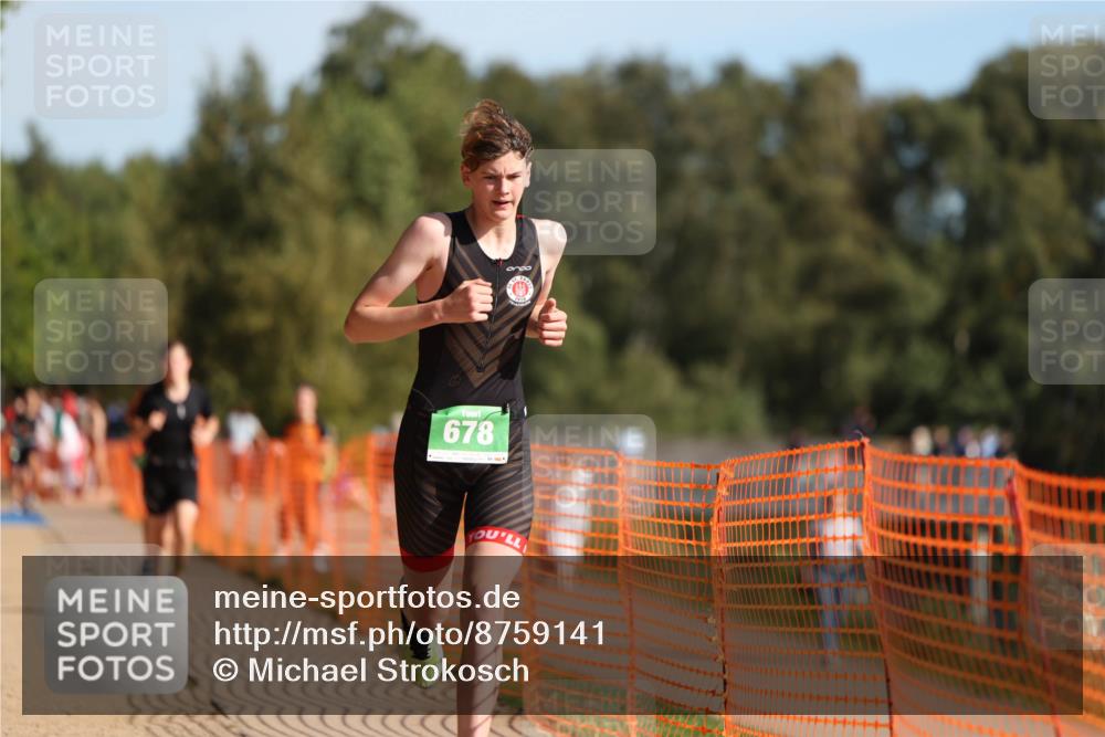 07.09.2025 - 19. Norderstedt Triathlon Michael Strokosch http://msf.ph/oto/8759141 07.09.2025 10:44:32 Laufen 64, 637, 678 meine-sportfotos.de