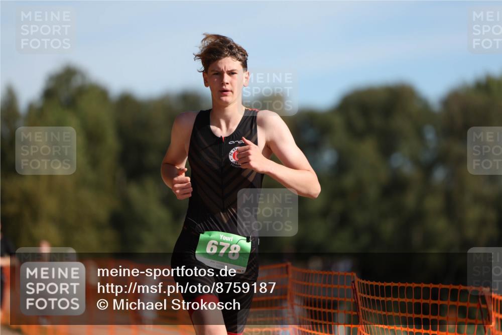 07.09.2025 - 19. Norderstedt Triathlon Michael Strokosch http://msf.ph/oto/8759187 07.09.2025 10:44:33 Laufen 64, 637, 678 meine-sportfotos.de