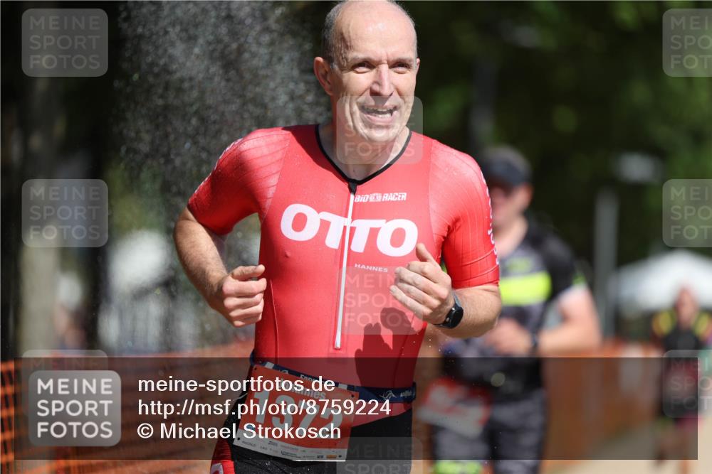07.09.2025 - 19. Norderstedt Triathlon Michael Strokosch http://msf.ph/oto/8759224 07.09.2025 12:06:00 Laufen 822, 862, 1265, 1372 meine-sportfotos.de