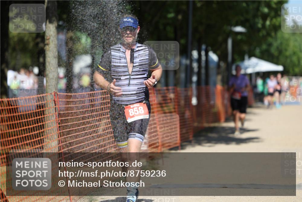 07.09.2025 - 19. Norderstedt Triathlon Michael Strokosch http://msf.ph/oto/8759236 07.09.2025 13:14:41 Laufen 176, 224, 852, 858 meine-sportfotos.de