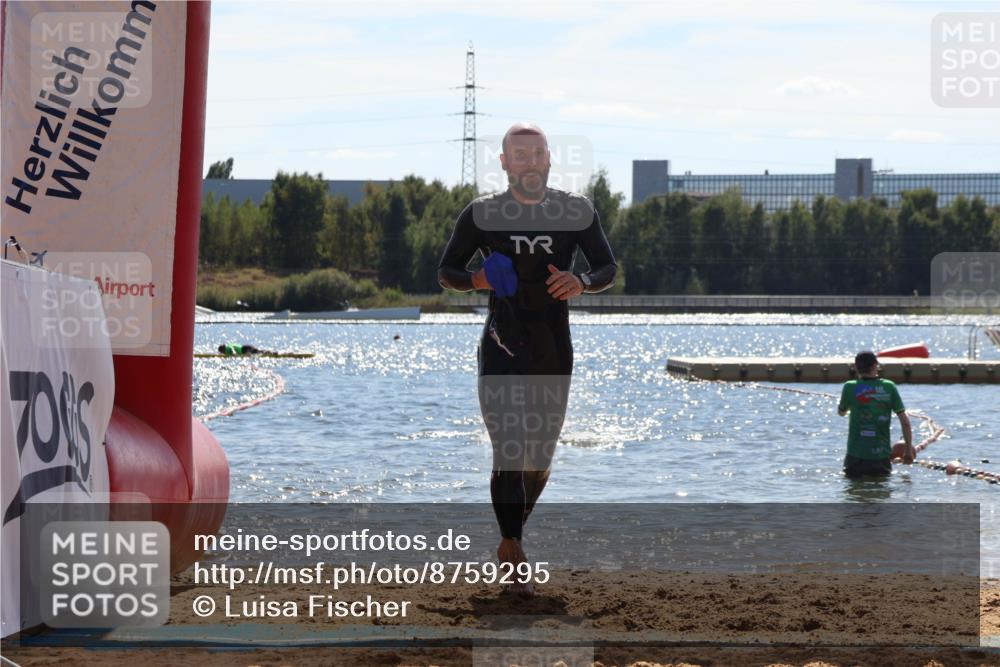 07.09.2025 - 19. Norderstedt Triathlon Luisa Fischer http://msf.ph/oto/8759295 07.09.2025 13:47:03 Schwimmen 395, 1478 meine-sportfotos.de