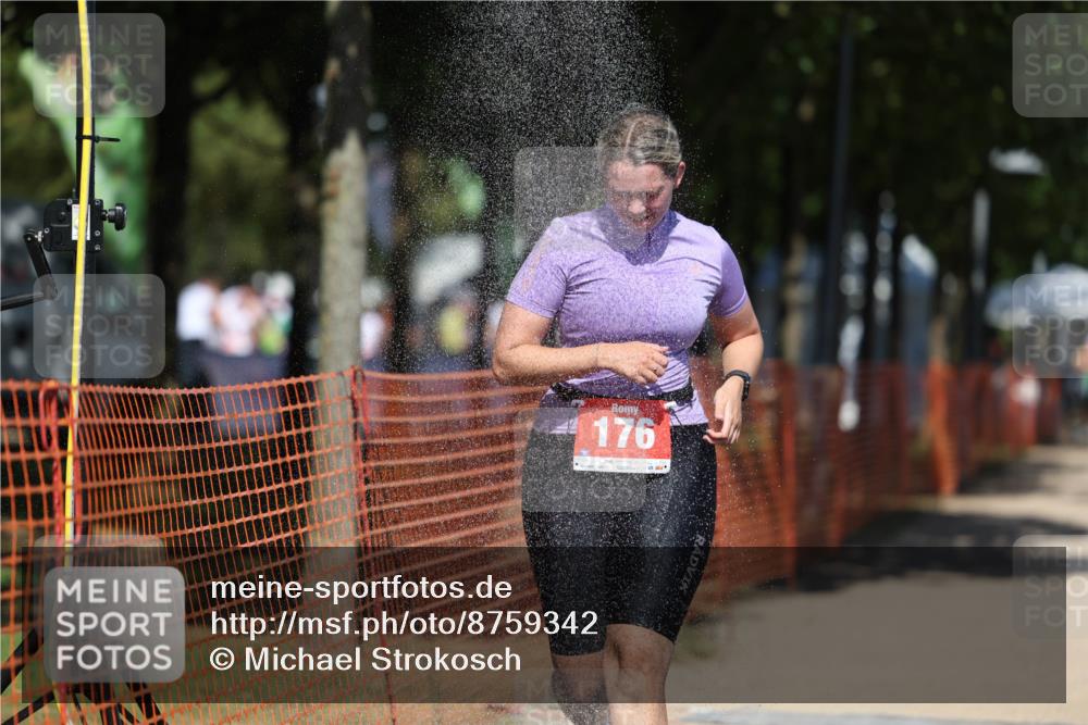 07.09.2025 - 19. Norderstedt Triathlon Michael Strokosch http://msf.ph/oto/8759342 07.09.2025 13:14:48 Laufen 176, 1382 meine-sportfotos.de
