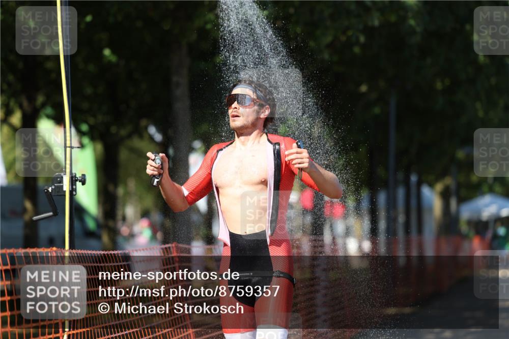 07.09.2025 - 19. Norderstedt Triathlon Michael Strokosch http://msf.ph/oto/8759357 07.09.2025 14:57:12 Laufen 974 meine-sportfotos.de