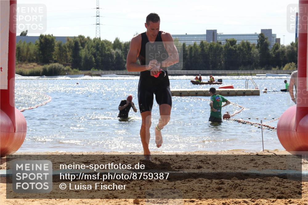 07.09.2025 - 19. Norderstedt Triathlon Luisa Fischer http://msf.ph/oto/8759387 07.09.2025 13:47:18 Schwimmen 1408 meine-sportfotos.de