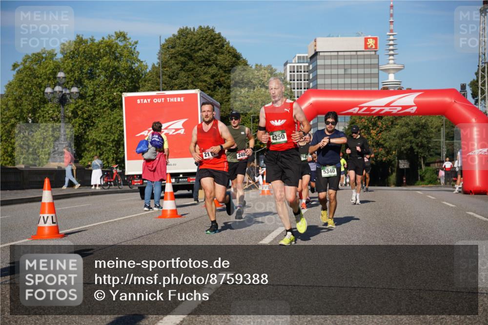 07.09.2025 - BARMER Alsterlauf Yannick Fuchs http://msf.ph/oto/8759388 07.09.2025 09:39:32 Laufen 211, 248, 4250, 5340 meine-sportfotos.de
