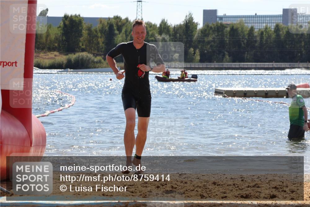 07.09.2025 - 19. Norderstedt Triathlon Luisa Fischer http://msf.ph/oto/8759414 07.09.2025 13:47:38 Schwimmen 427 meine-sportfotos.de