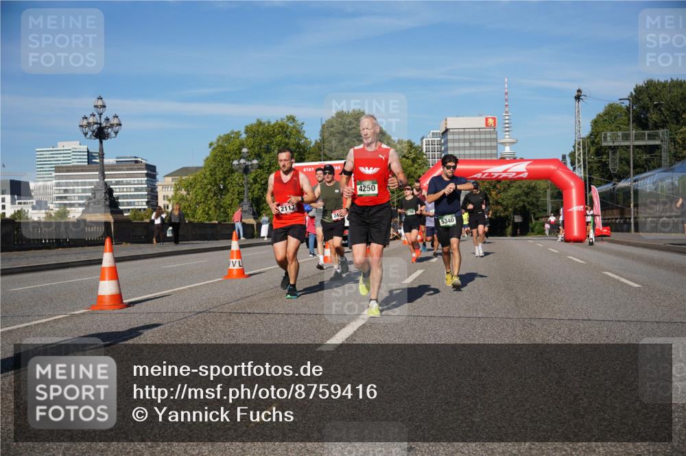 07.09.2025 - BARMER Alsterlauf Yannick Fuchs http://msf.ph/oto/8759416 07.09.2025 09:39:33 Laufen 2117, 24, 4250, 5340 meine-sportfotos.de