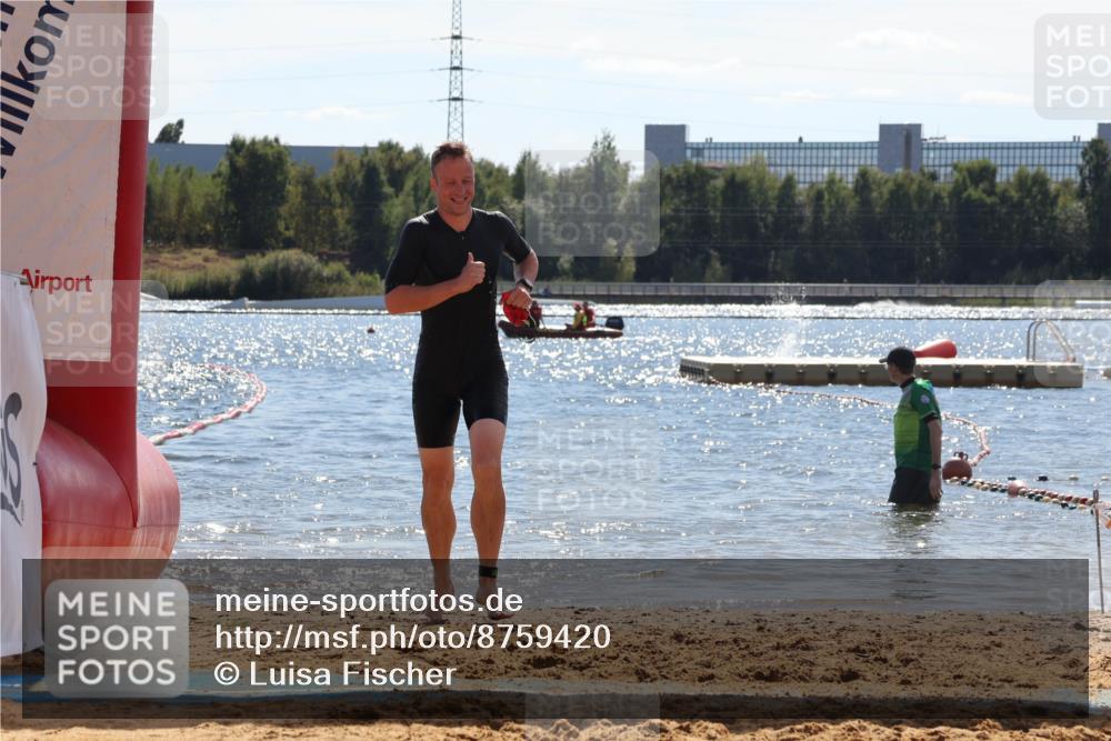 07.09.2025 - 19. Norderstedt Triathlon Luisa Fischer http://msf.ph/oto/8759420 07.09.2025 13:47:39 Schwimmen 427 meine-sportfotos.de