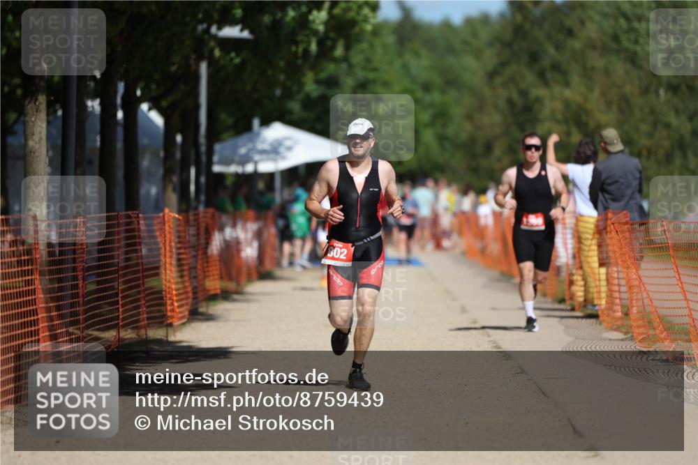07.09.2025 - 19. Norderstedt Triathlon Michael Strokosch http://msf.ph/oto/8759439 07.09.2025 12:52:43 Laufen 802, 1359 meine-sportfotos.de