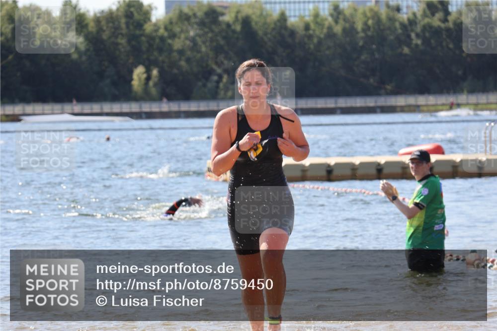 07.09.2025 - 19. Norderstedt Triathlon Luisa Fischer http://msf.ph/oto/8759450 07.09.2025 12:04:28 Schwimmen 224, 732 meine-sportfotos.de