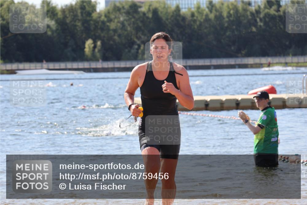 07.09.2025 - 19. Norderstedt Triathlon Luisa Fischer http://msf.ph/oto/8759456 07.09.2025 12:04:28 Schwimmen 224, 732 meine-sportfotos.de