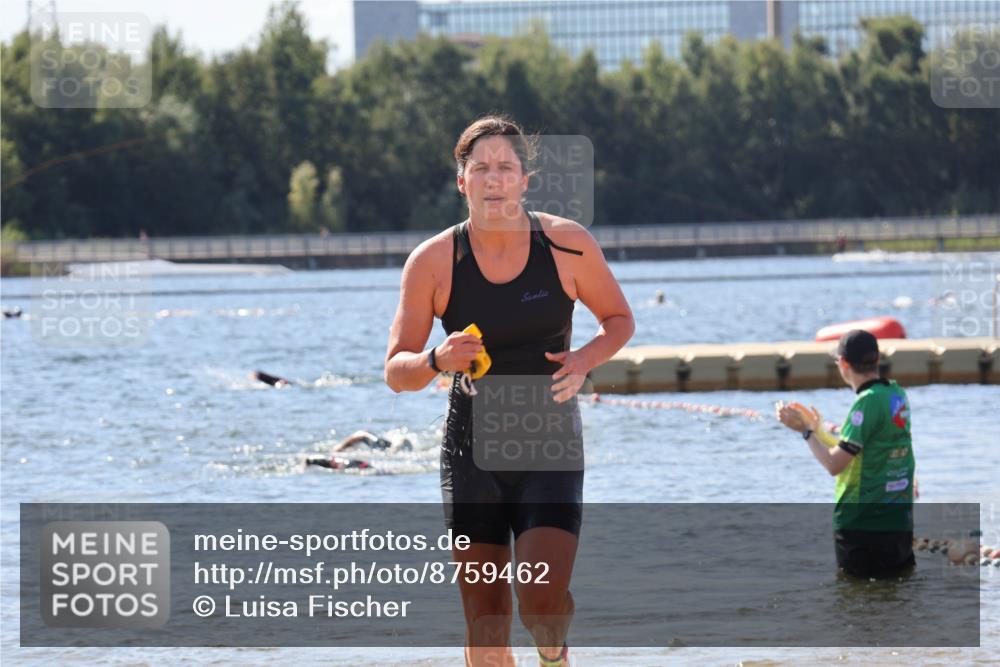 07.09.2025 - 19. Norderstedt Triathlon Luisa Fischer http://msf.ph/oto/8759462 07.09.2025 12:04:28 Schwimmen 224, 732 meine-sportfotos.de