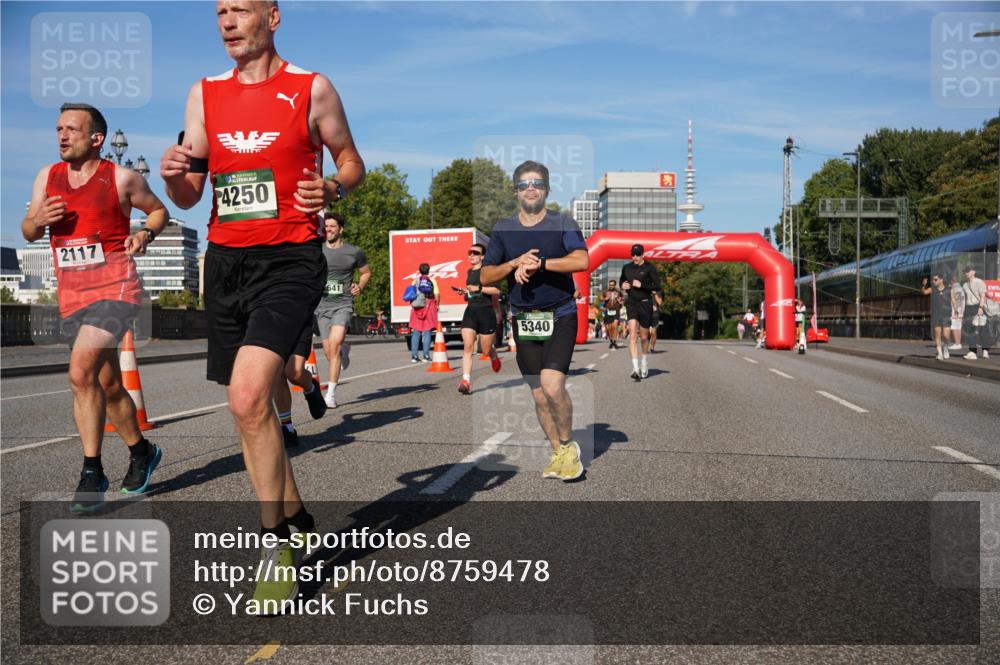 07.09.2025 - BARMER Alsterlauf Yannick Fuchs http://msf.ph/oto/8759478 07.09.2025 09:39:34 Laufen 2117, 4250, 641, 5340 meine-sportfotos.de