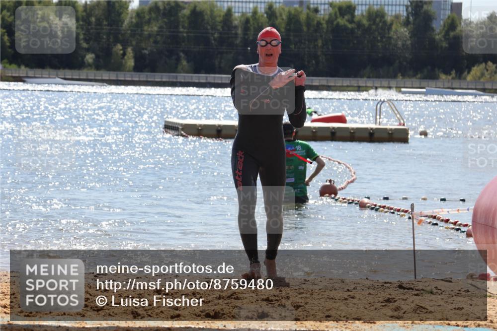 07.09.2025 - 19. Norderstedt Triathlon Luisa Fischer http://msf.ph/oto/8759480 07.09.2025 13:49:13 Schwimmen 967 meine-sportfotos.de