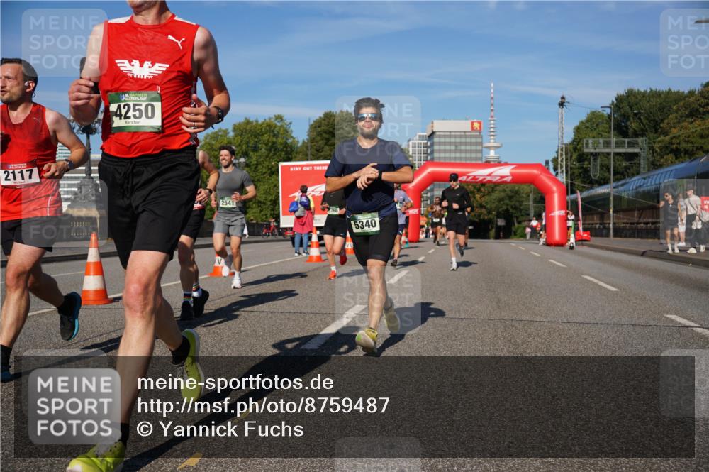 07.09.2025 - BARMER Alsterlauf Yannick Fuchs http://msf.ph/oto/8759487 07.09.2025 09:39:34 Laufen 2117, 136, 4250, 2541, 5340 meine-sportfotos.de
