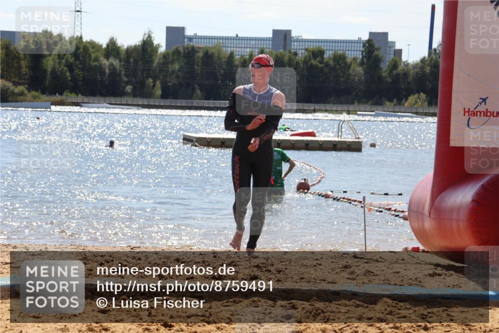 07.09.2025 - 19. Norderstedt Triathlon Luisa Fischer http://msf.ph/oto/8759491 07.09.2025 13:49:14 Schwimmen 967 meine-sportfotos.de