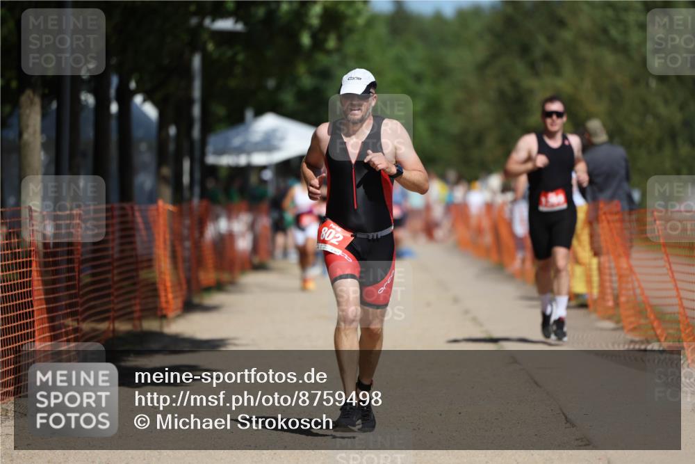 07.09.2025 - 19. Norderstedt Triathlon Michael Strokosch http://msf.ph/oto/8759498 07.09.2025 12:52:44 Laufen 802, 1359 meine-sportfotos.de
