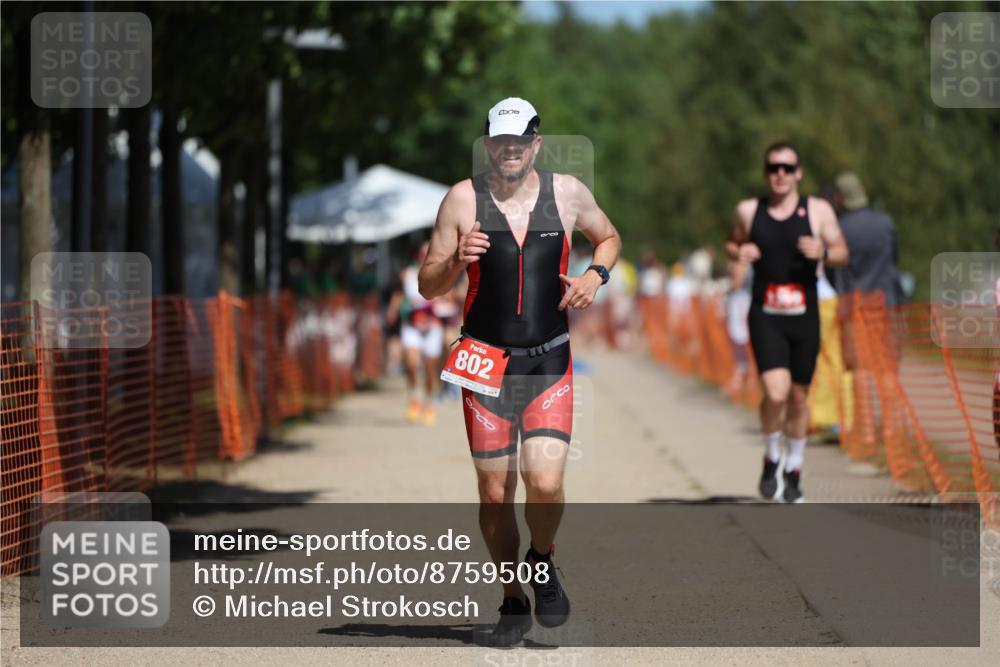 07.09.2025 - 19. Norderstedt Triathlon Michael Strokosch http://msf.ph/oto/8759508 07.09.2025 12:52:44 Laufen 802, 1359 meine-sportfotos.de